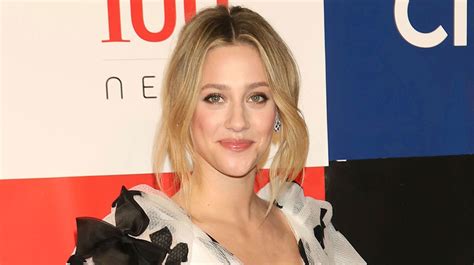 Lili Reinhart Naked Photo: Strips Down For Completely Nude Pic